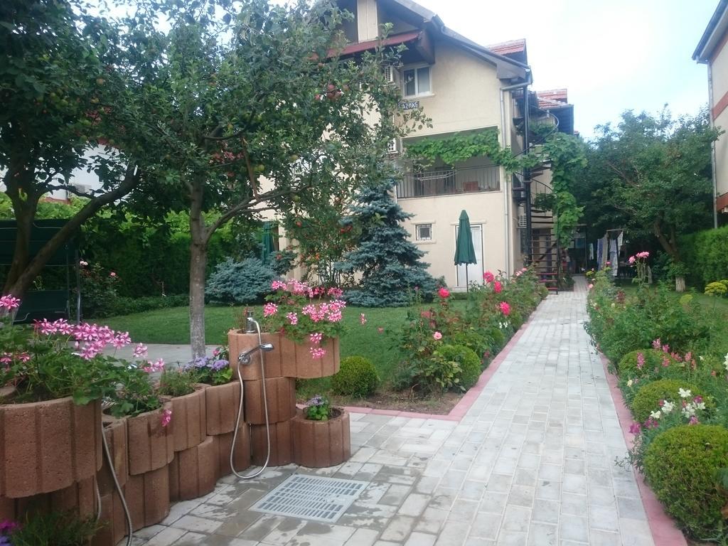 Zoi Residence Костинещи Екстериор снимка