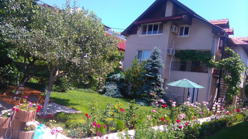 Zoi Residence Костинещи Екстериор снимка